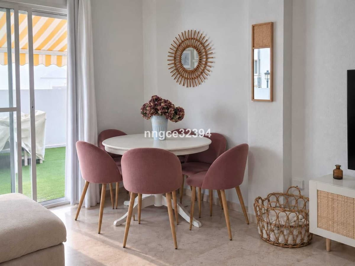 Ground Floor Apartment in Benahavís — photo 8 of 10