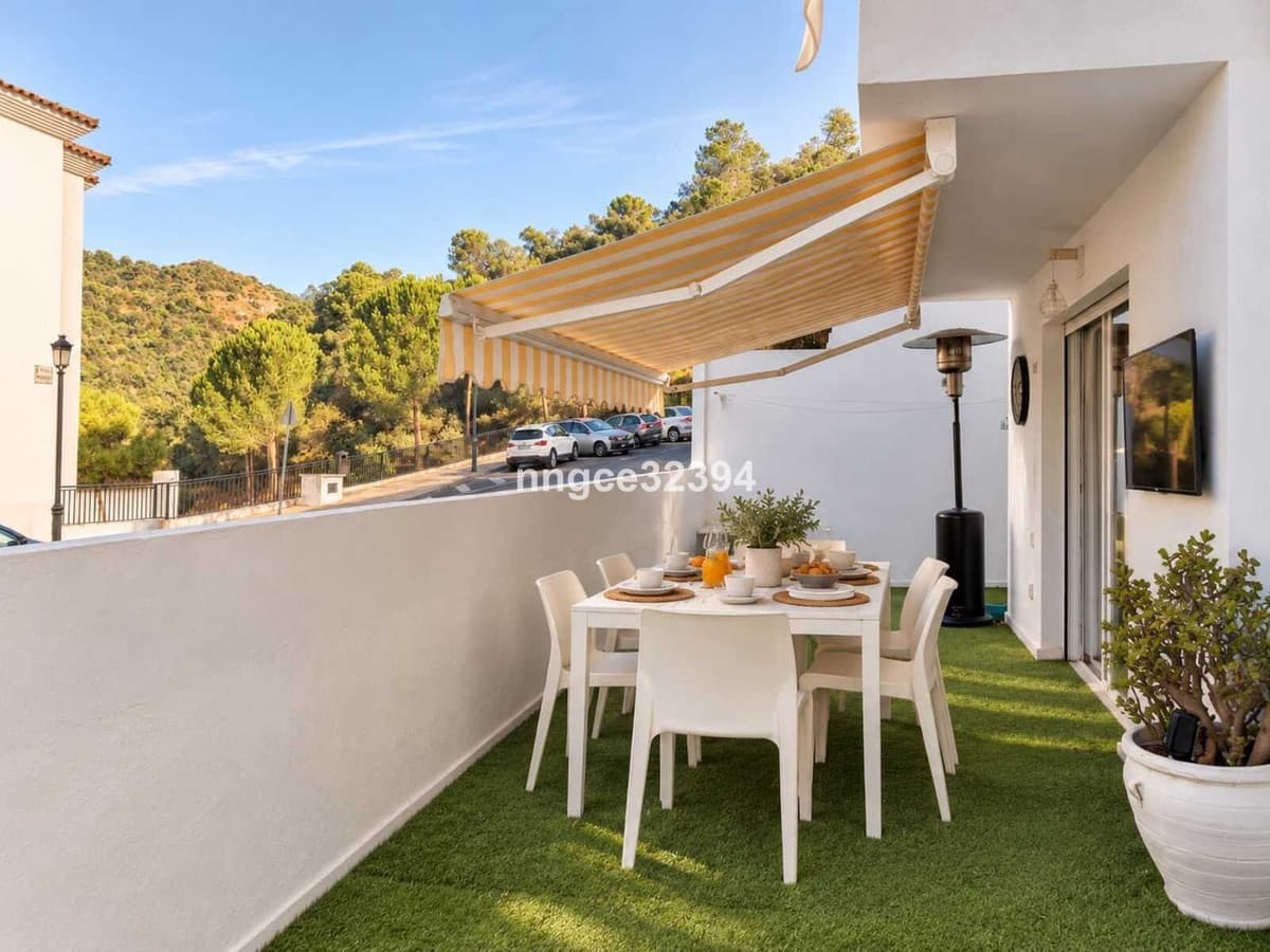 Ground Floor Apartment in Benahavís — photo 9 of 10