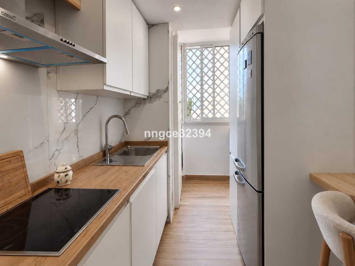 Middle Floor Apartment in New Golden Mile — photo 8 of 10