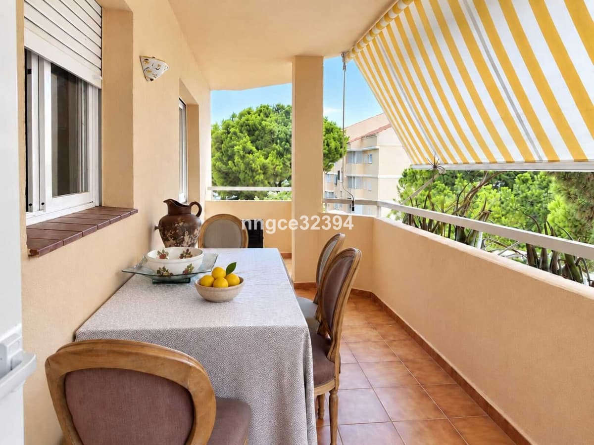 Middle Floor Apartment in New Golden Mile — photo 9 of 10