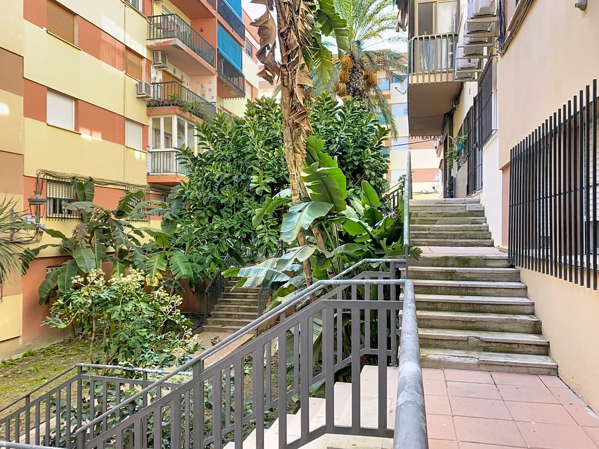 Middle Floor Apartment in Estepona — photo 3 of 10