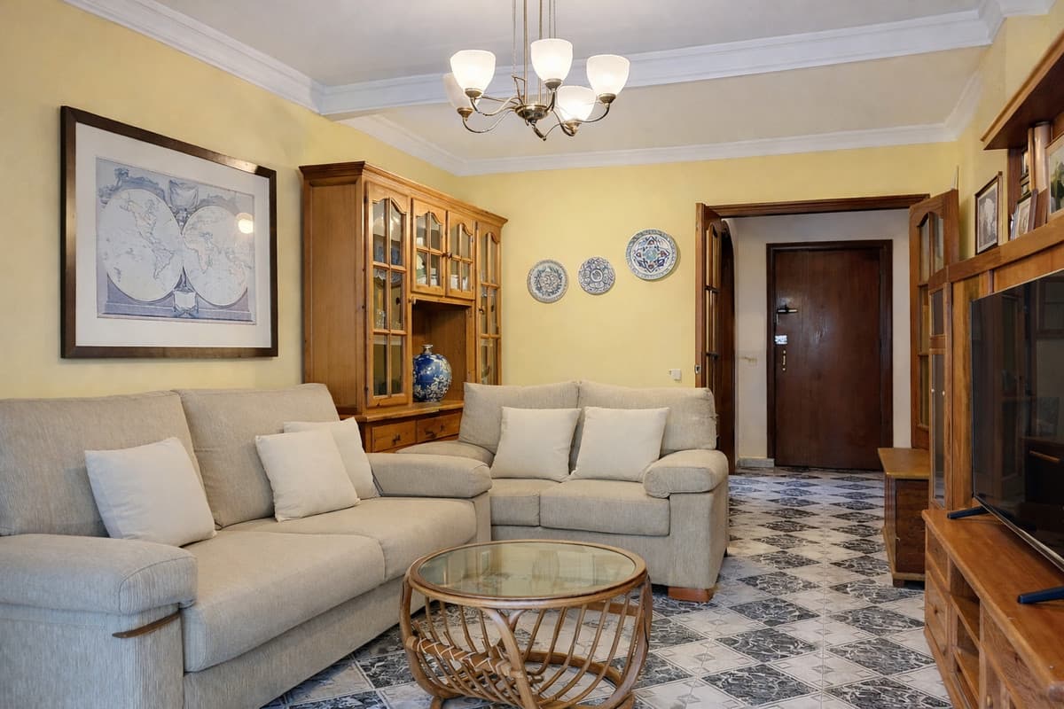 Middle Floor Apartment in Estepona — photo 5 of 10