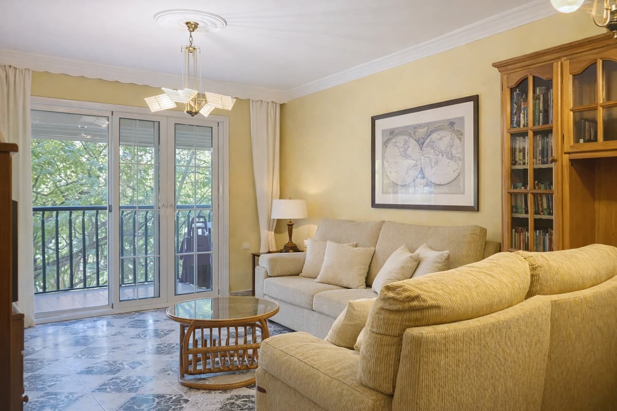 Middle Floor Apartment in Estepona — photo 7 of 10