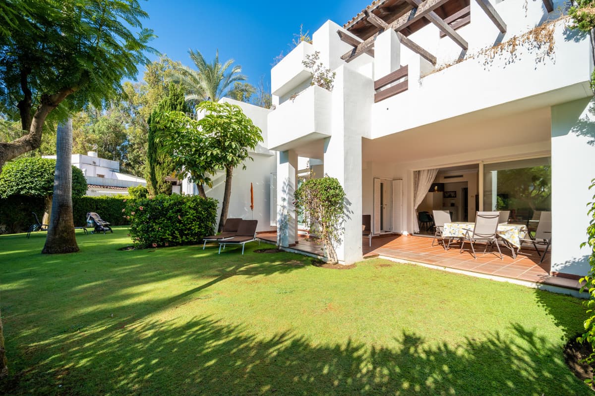Ground Floor Apartment in Estepona — photo 1 of 10