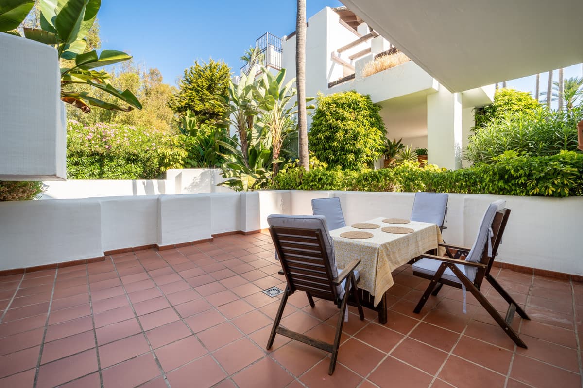 Ground Floor Apartment in Estepona — photo 3 of 10