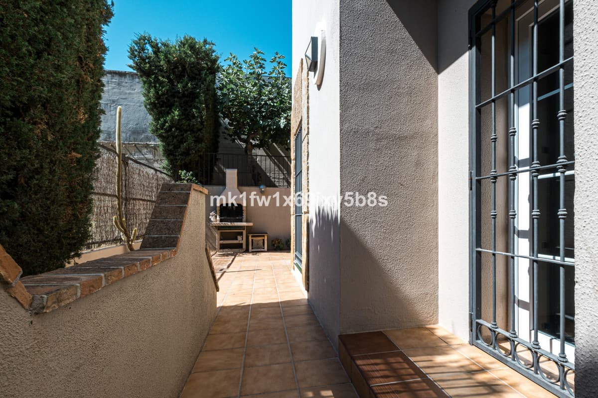 Detached Villa in Alhaurín de la Torre — photo 6 of 10