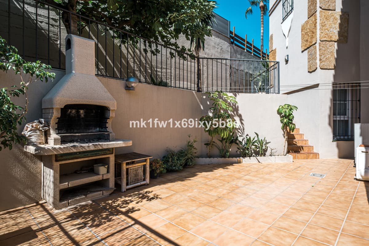 Detached Villa in Alhaurín de la Torre — photo 7 of 10