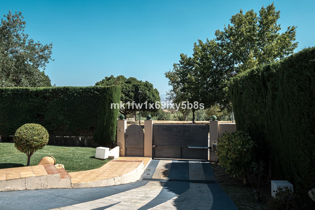 Detached Villa in Alhaurín de la Torre — photo 10 of 10