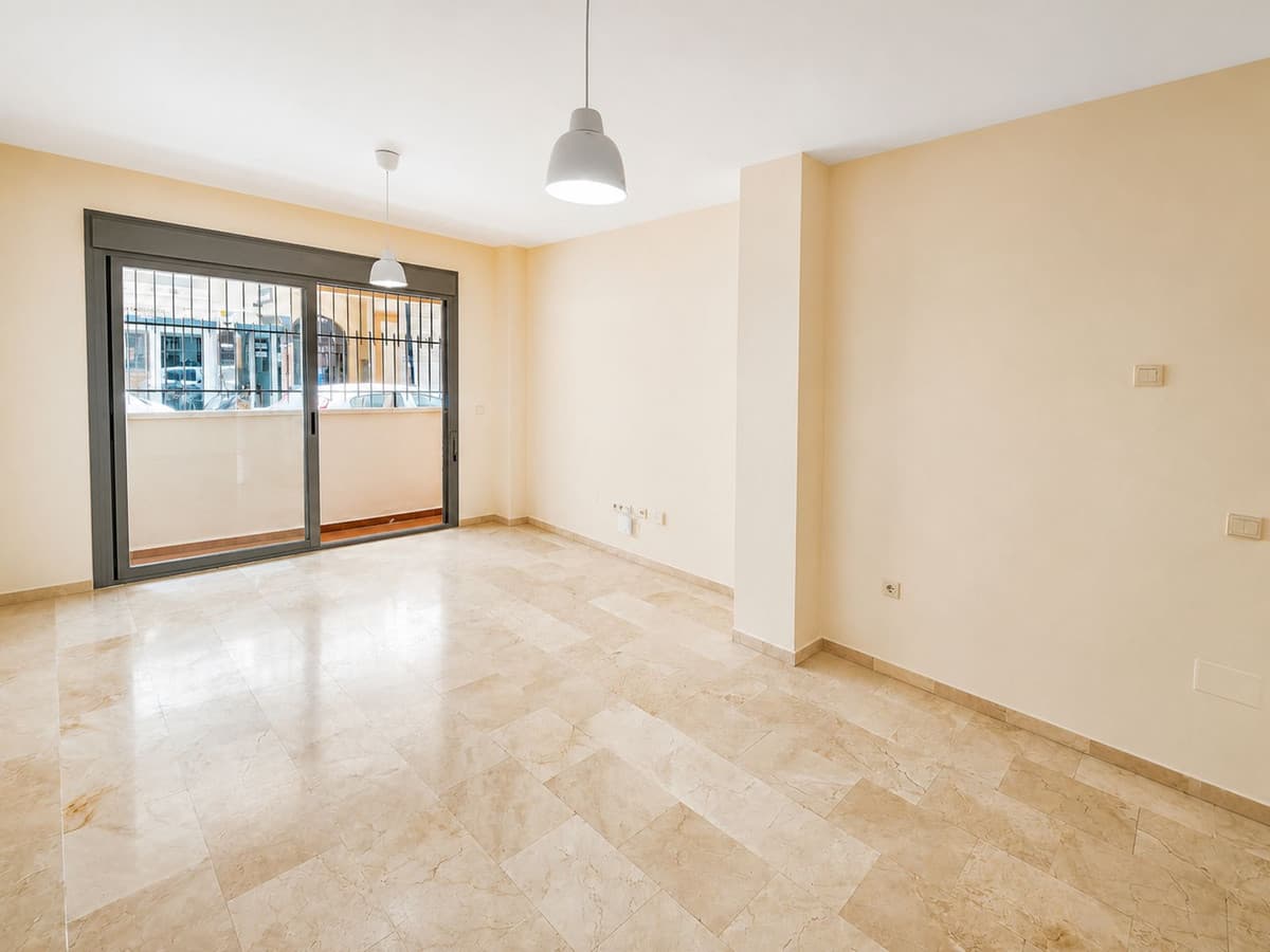 Ground Floor Apartment in San Pedro de Alcántara — photo 3 of 10