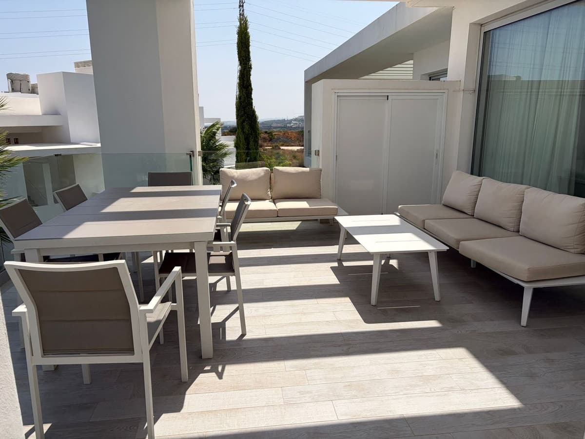 Middle Floor Apartment in Casares — photo 2 of 10