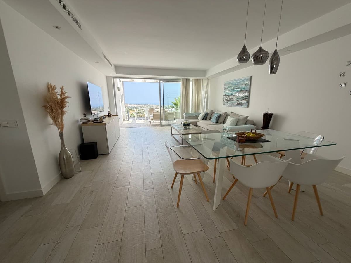 Middle Floor Apartment in Casares — photo 3 of 10