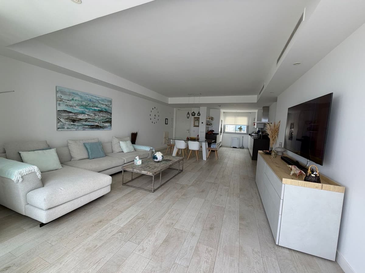 Middle Floor Apartment in Casares — photo 8 of 10