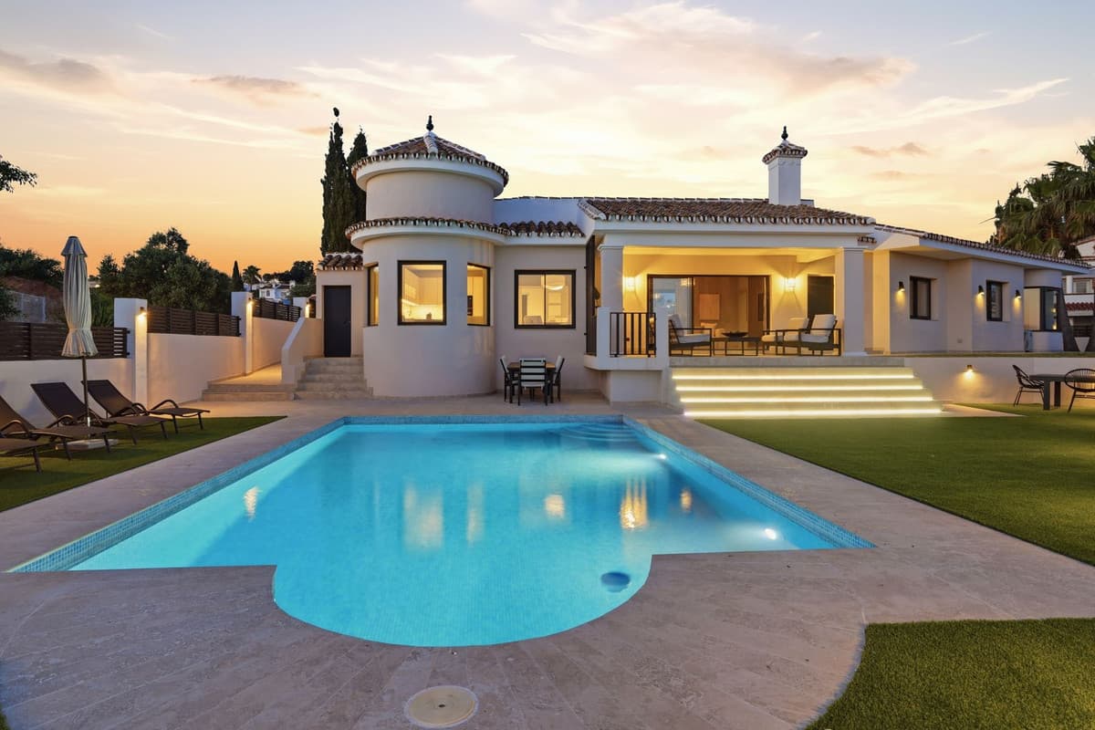 Detached Villa in El Chaparral — photo 1 of 10