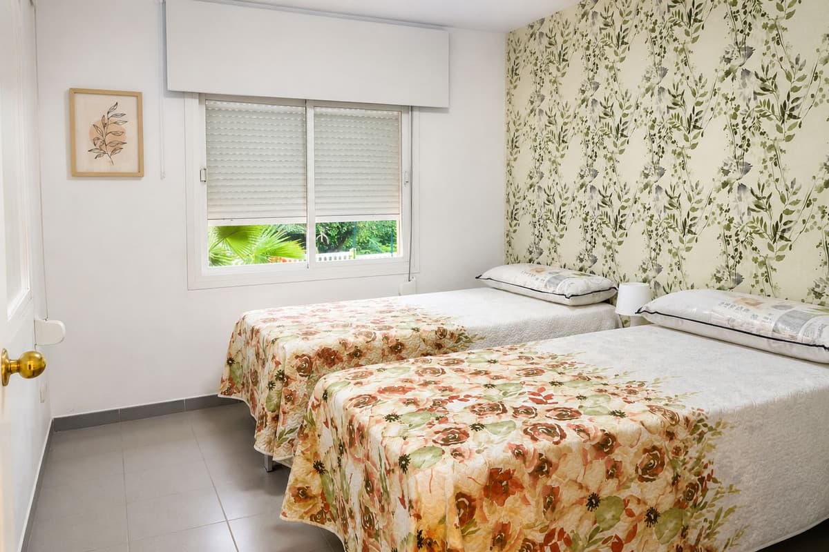 Semi-Detached House in San Luis de Sabinillas — photo 10 of 10