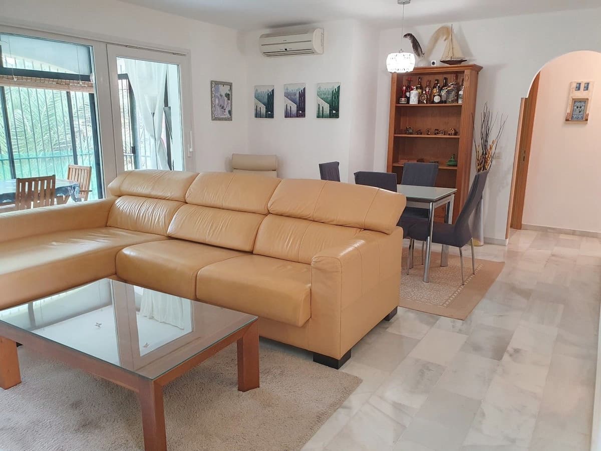 Top Floor Apartment in El Paraiso — photo 1 of 10