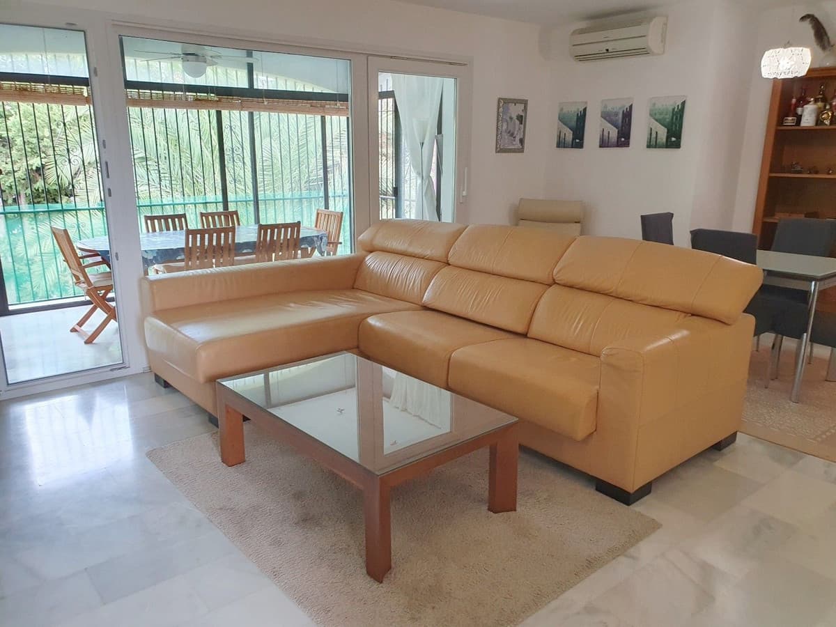 Top Floor Apartment in El Paraiso — photo 2 of 10