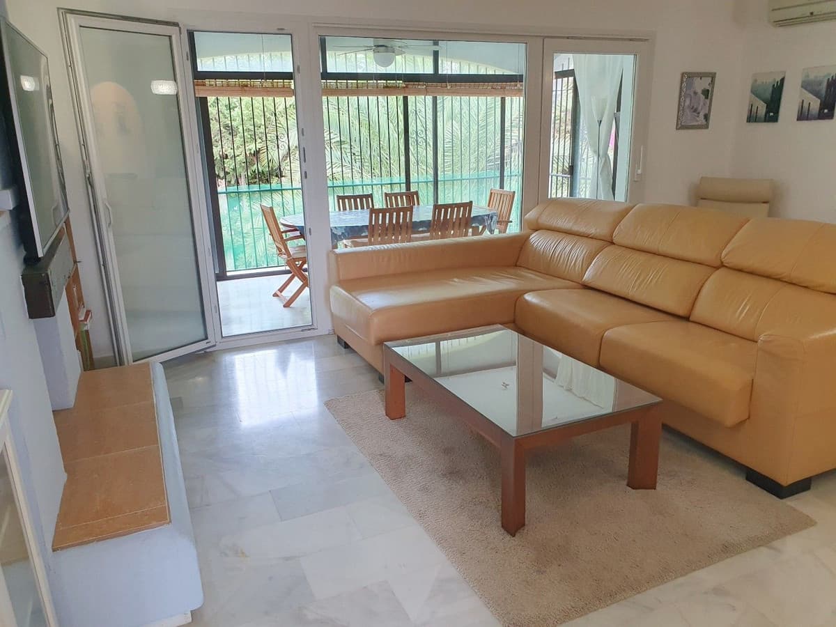 Top Floor Apartment in El Paraiso — photo 3 of 10