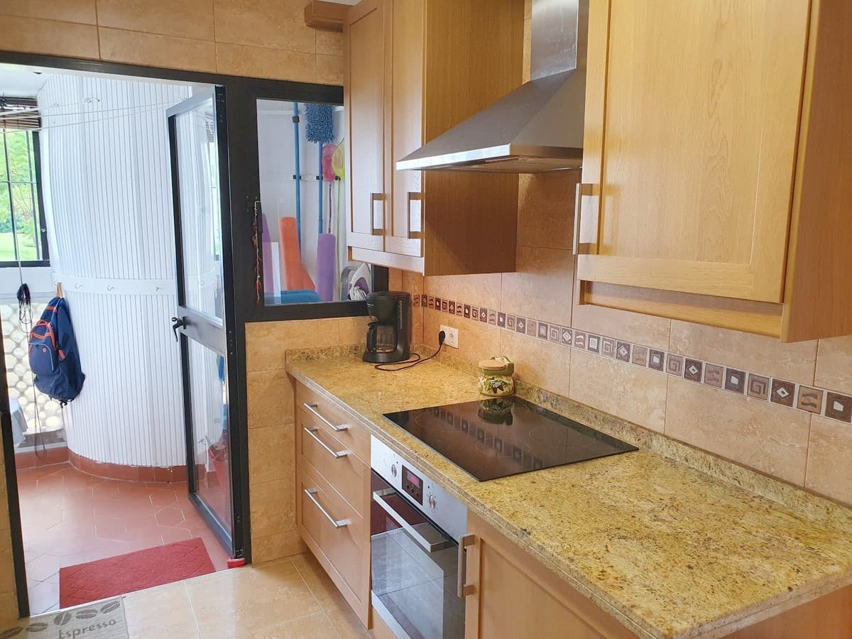 Top Floor Apartment in El Paraiso — photo 8 of 10