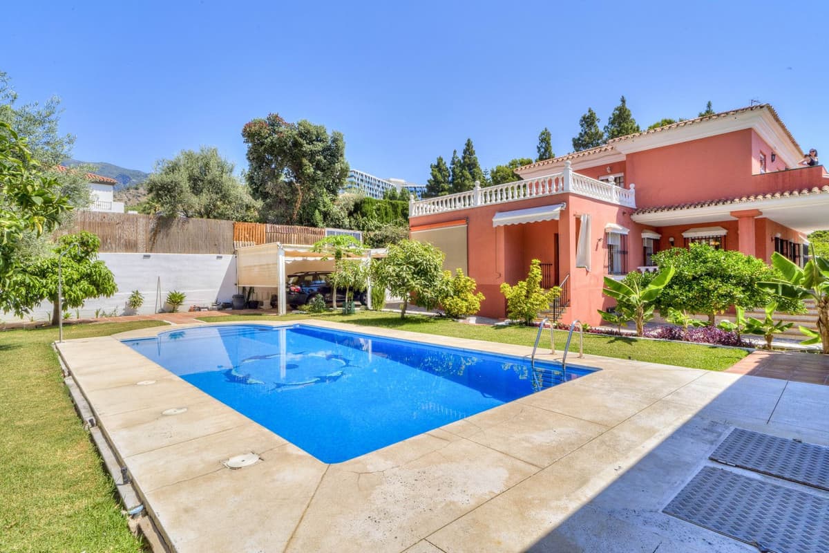 Detached Villa in Marbella — photo 2 of 10