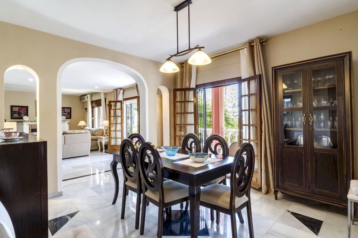Detached Villa in Marbella — photo 8 of 10