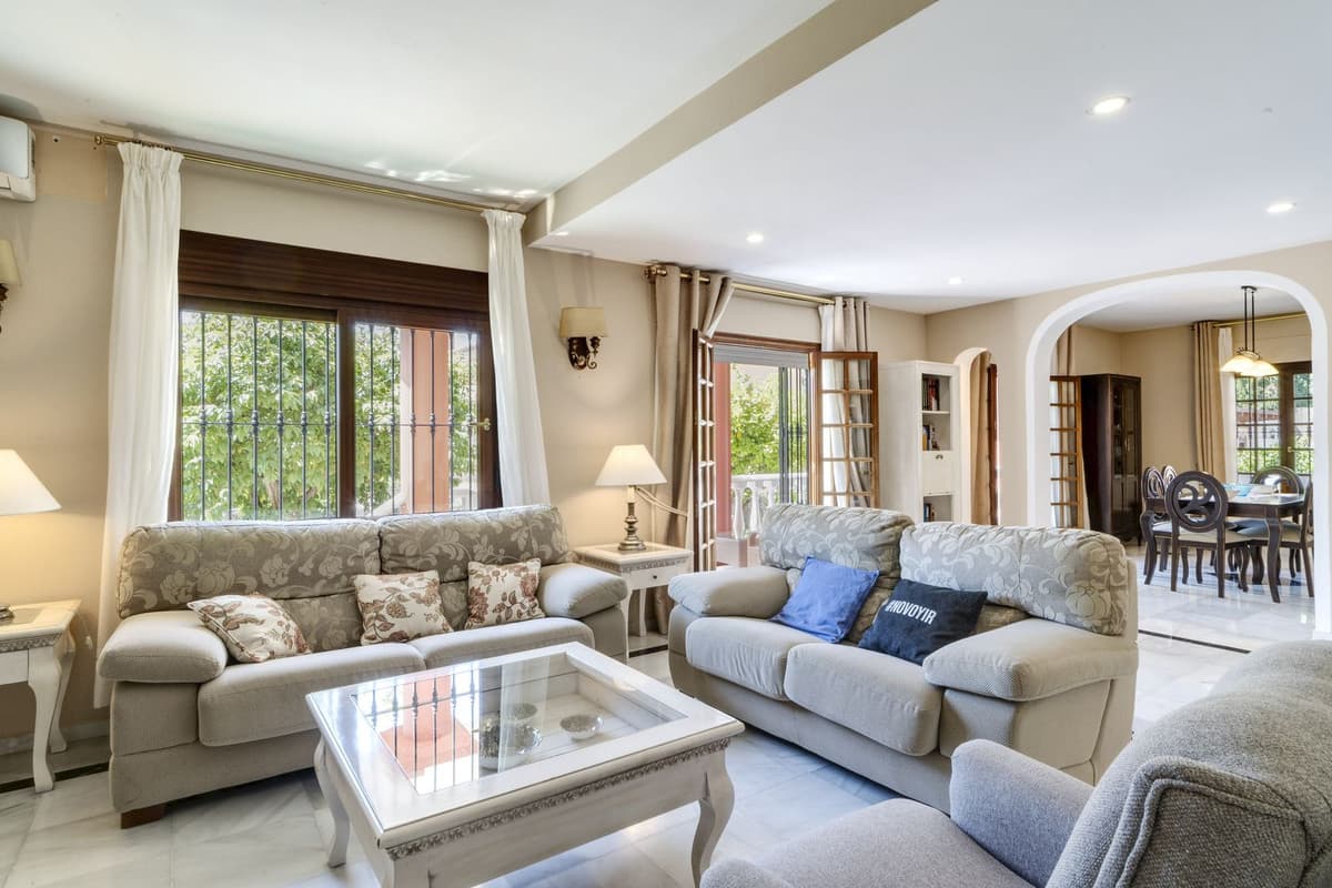 Detached Villa in Marbella — photo 9 of 10