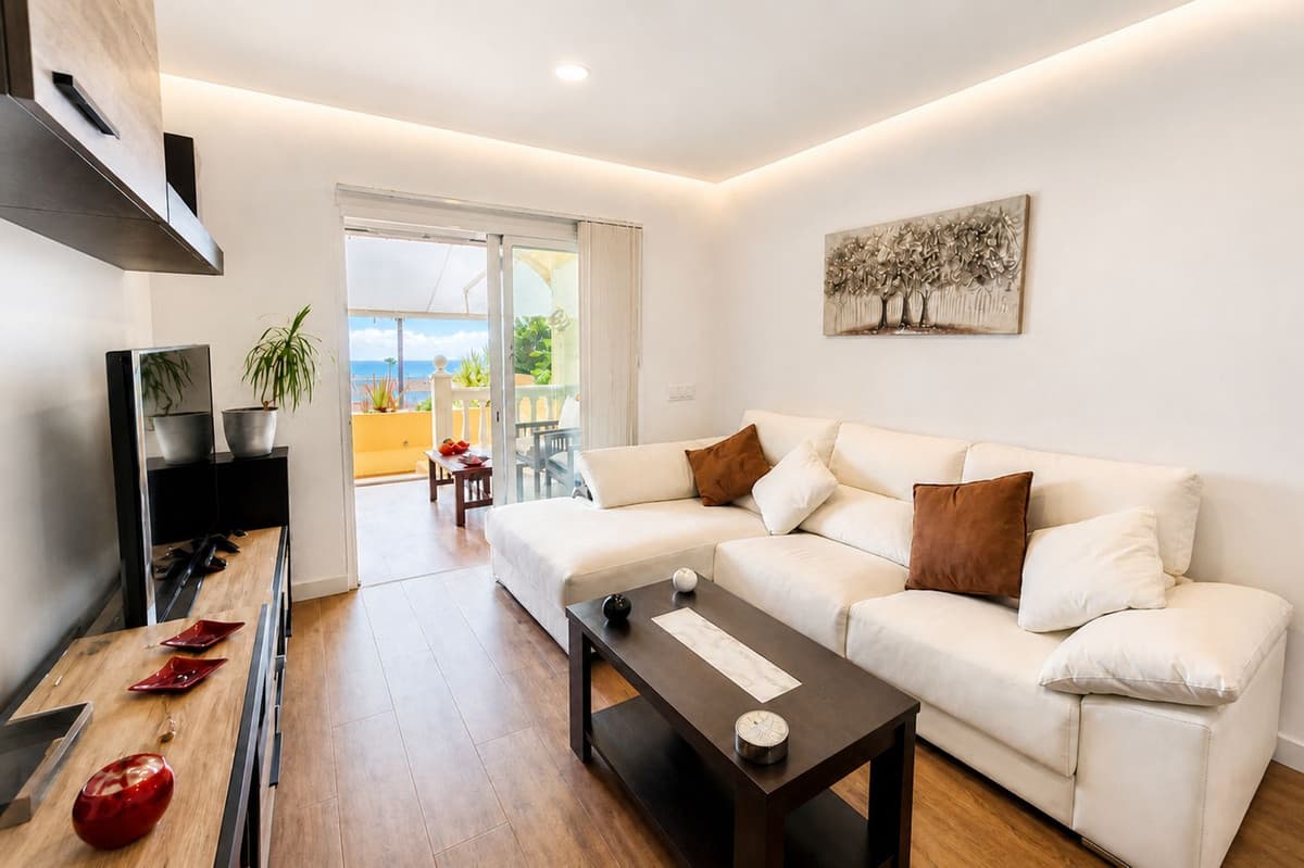 Ground Floor Apartment in La Duquesa — photo 2 of 10