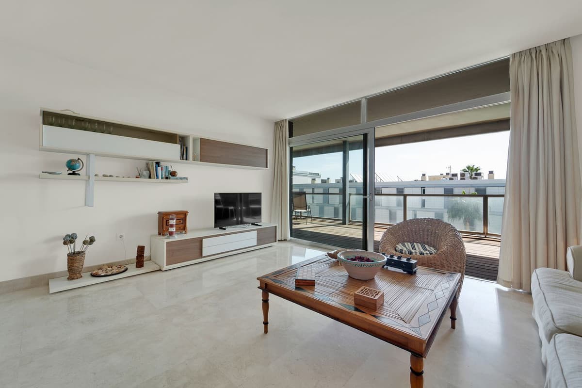 Middle Floor Apartment in Manilva — photo 1 of 10