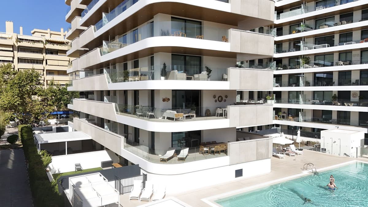 Middle Floor Apartment in Fuengirola — photo 1 of 10