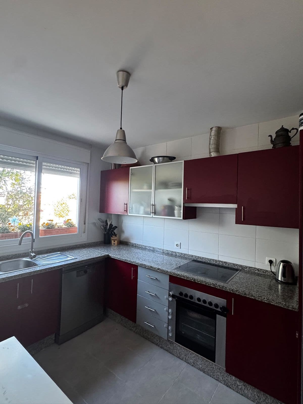 Townhouse in El Chaparral — photo 8 of 10