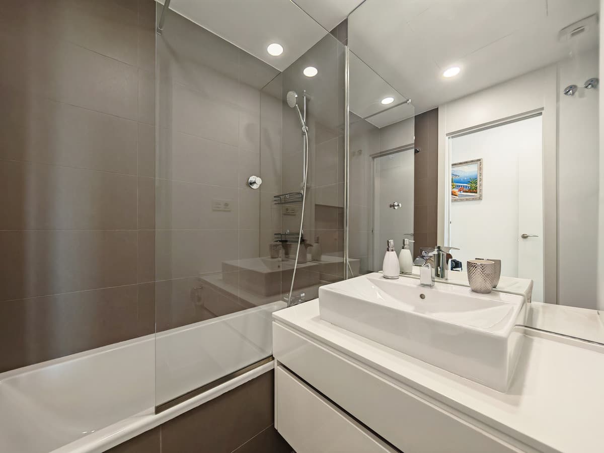 Middle Floor Apartment in Cancelada — photo 8 of 10