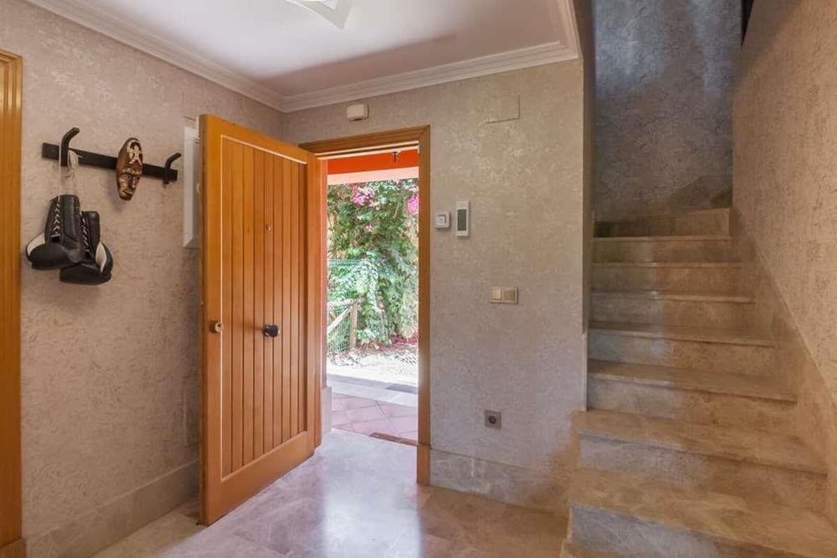 Semi-Detached House in Marbella — photo 10 of 10