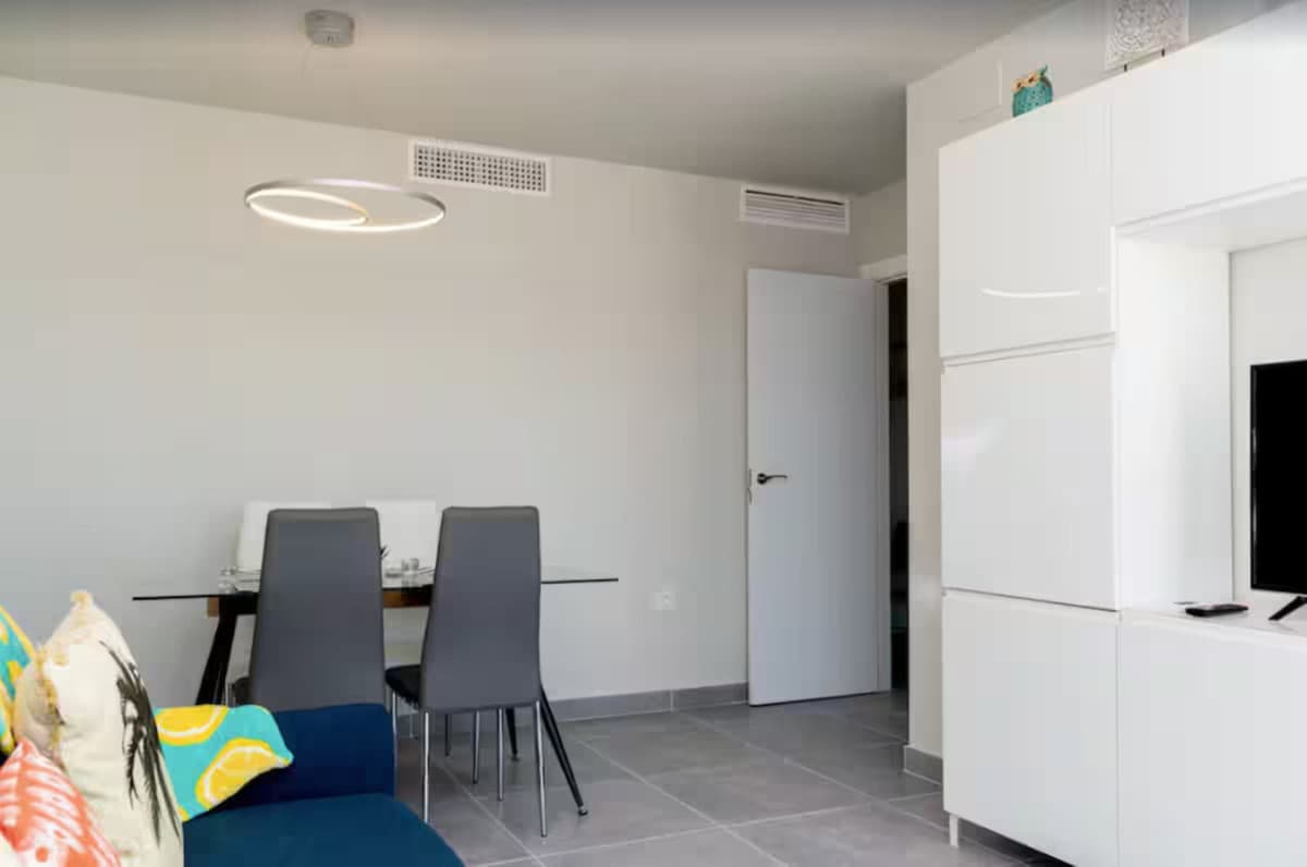 Middle Floor Apartment in Estepona — photo 6 of 10