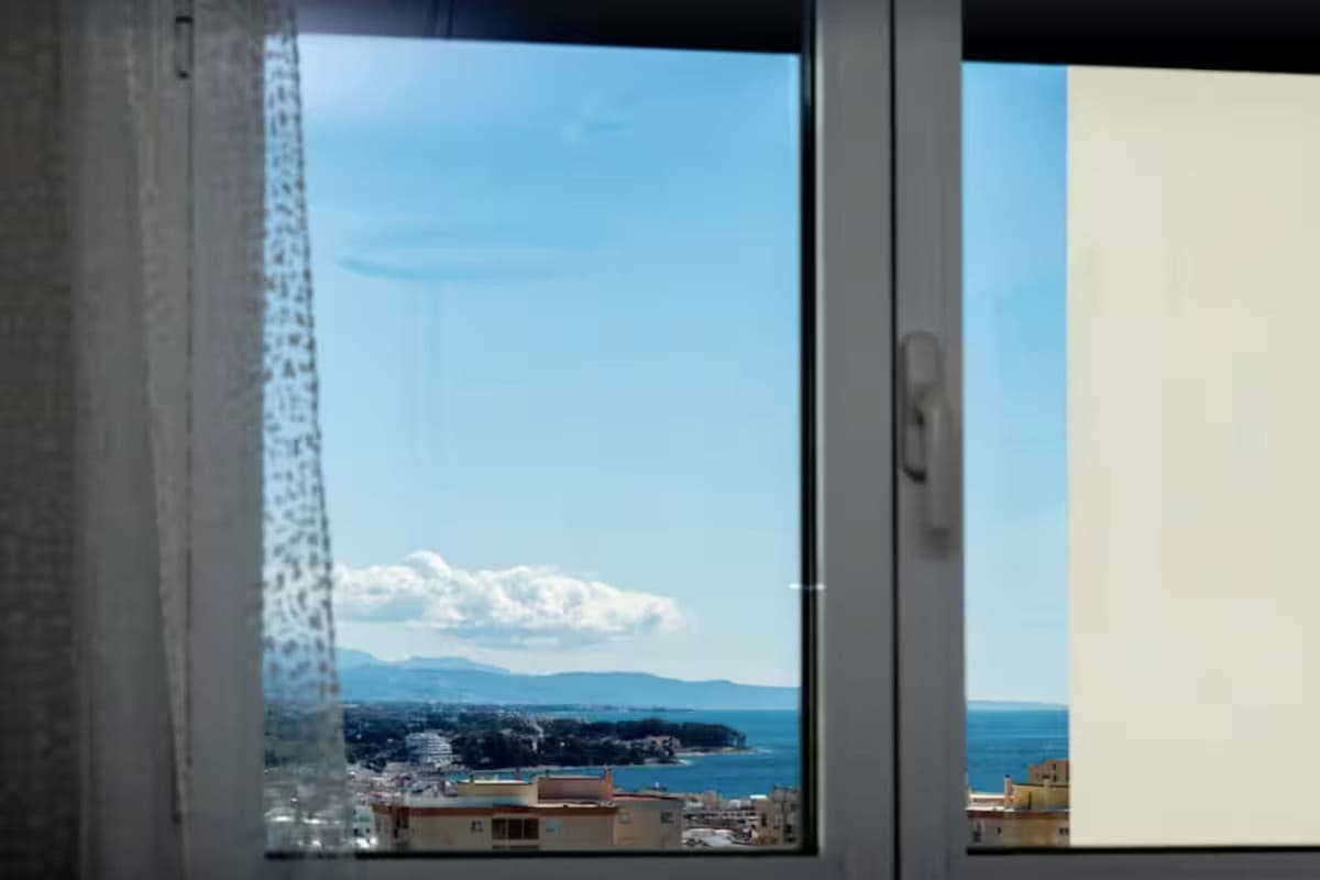 Middle Floor Apartment in Estepona — photo 10 of 10