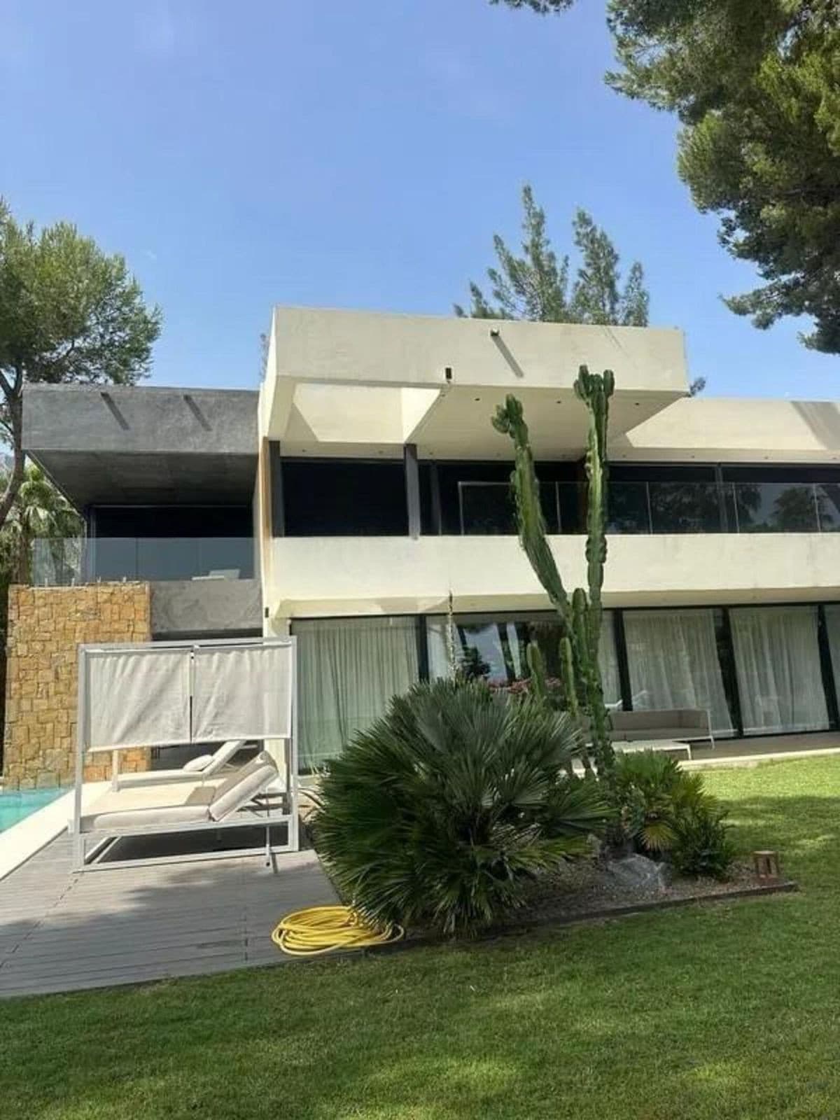 Detached Villa in Marbella — photo 2 of 10