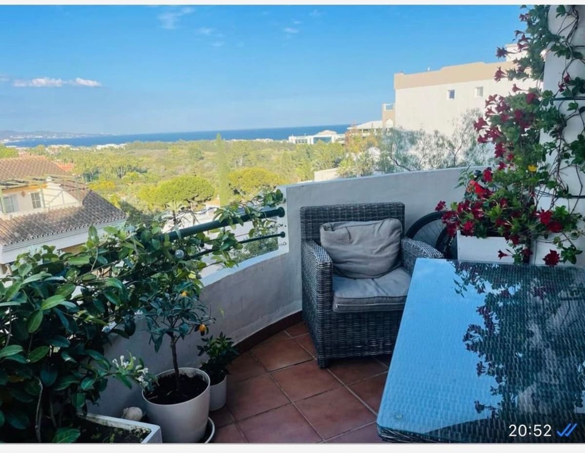 Middle Floor Apartment in Marbella — photo 2 of 10