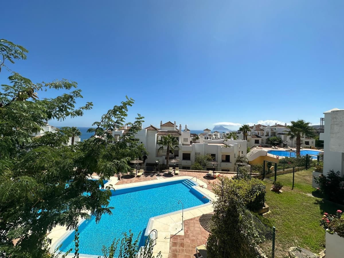 Middle Floor Apartment in La Alcaidesa — photo 1 of 10