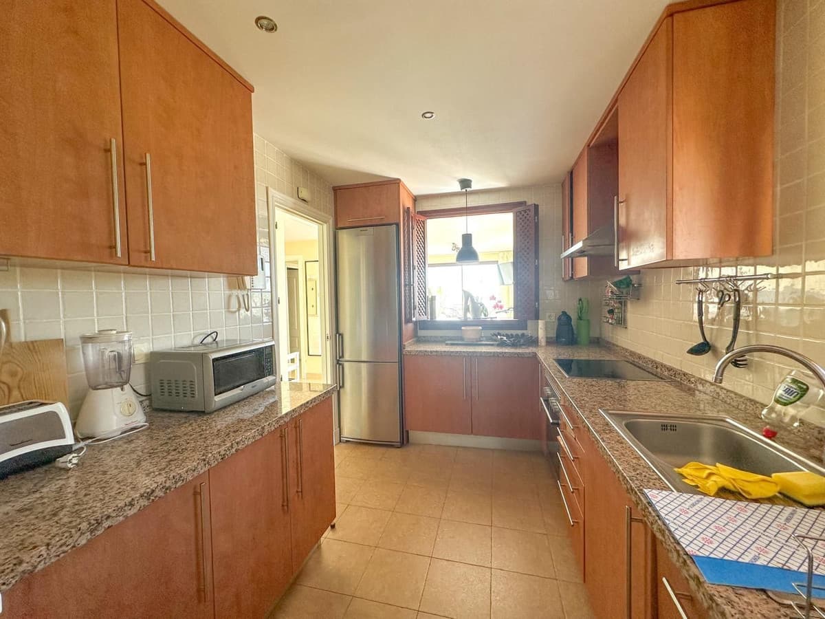 Middle Floor Apartment in La Alcaidesa — photo 6 of 10