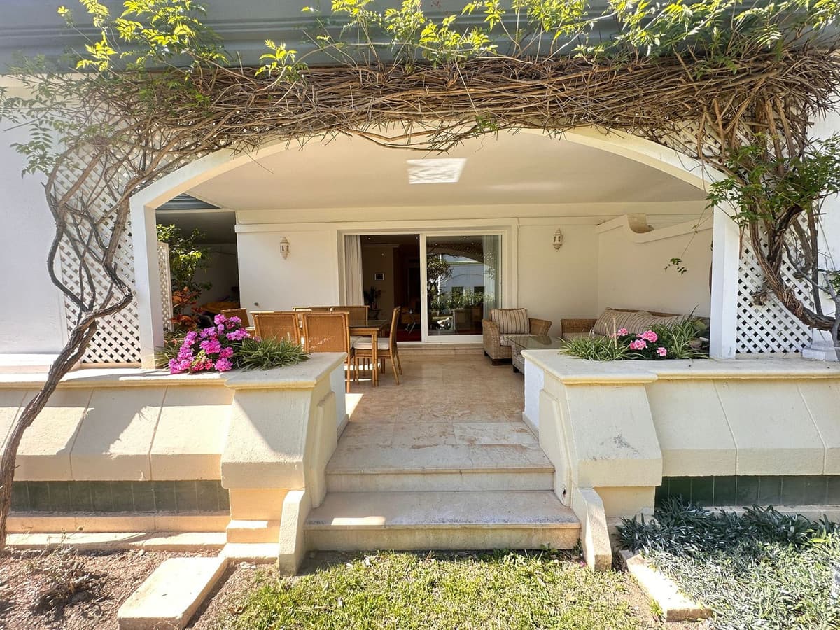 Ground Floor Apartment in Estepona — photo 2 of 10