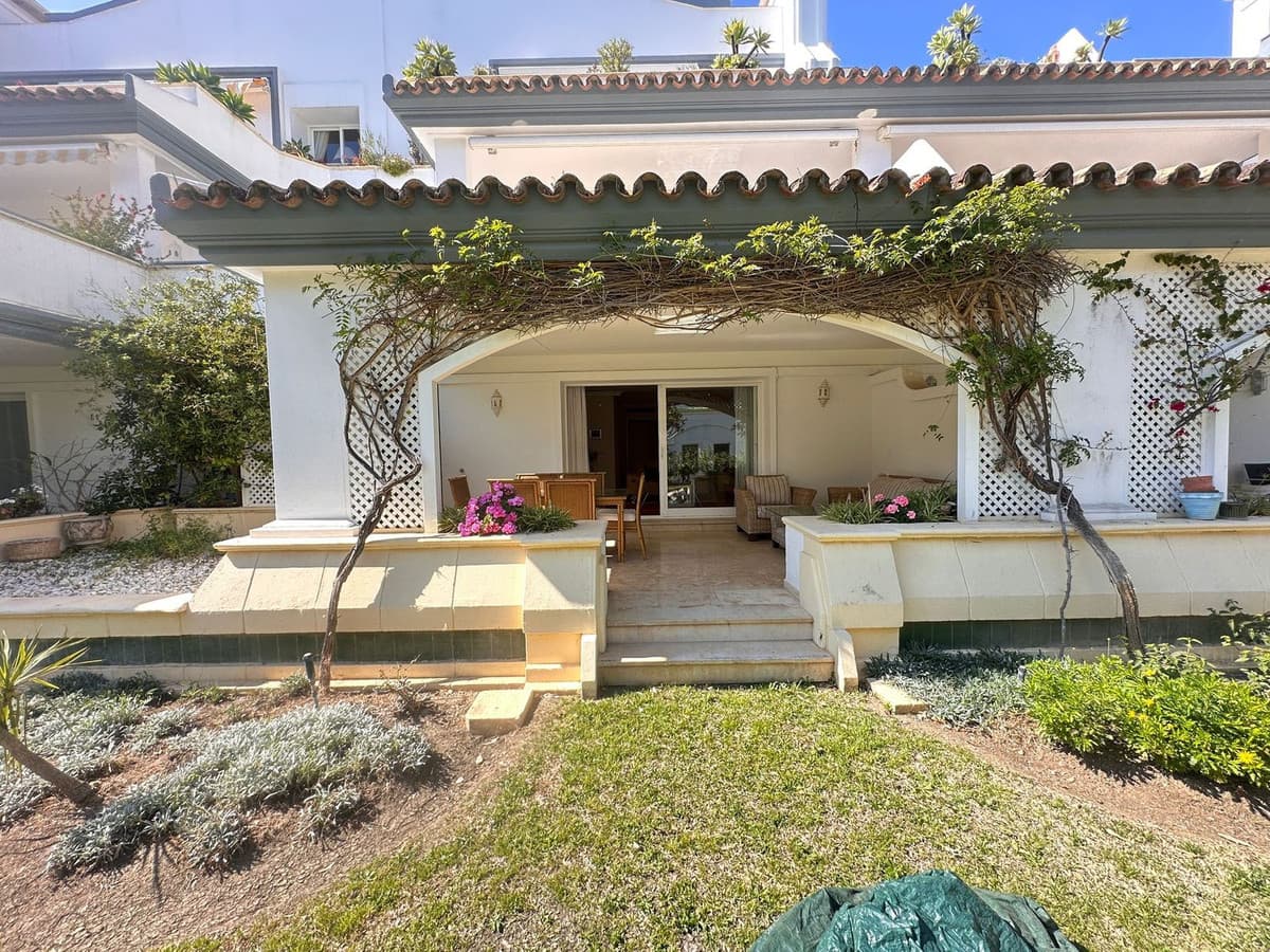 Ground Floor Apartment in Estepona — photo 3 of 10