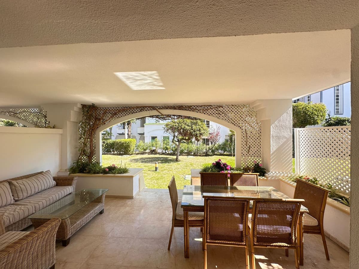 Ground Floor Apartment in Estepona — photo 4 of 10