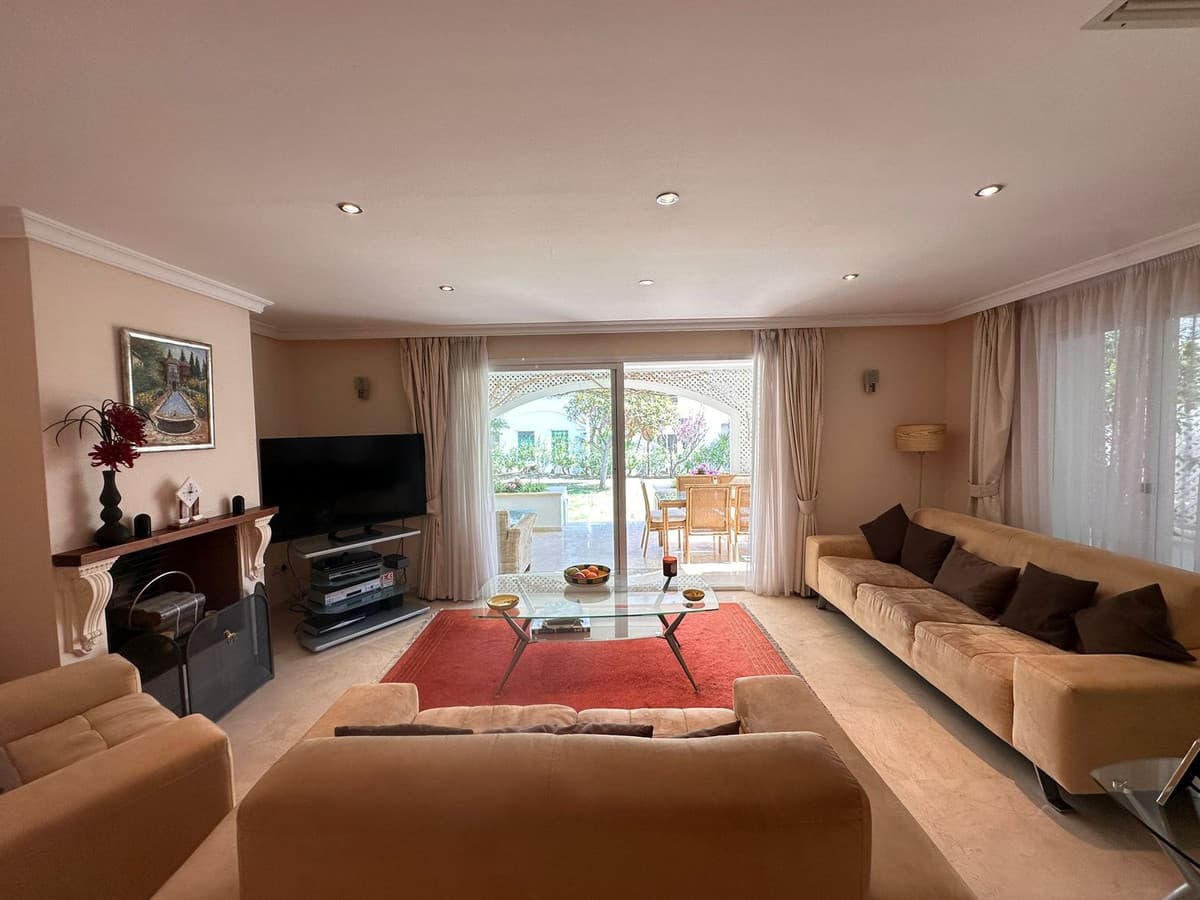 Ground Floor Apartment in Estepona — photo 8 of 10