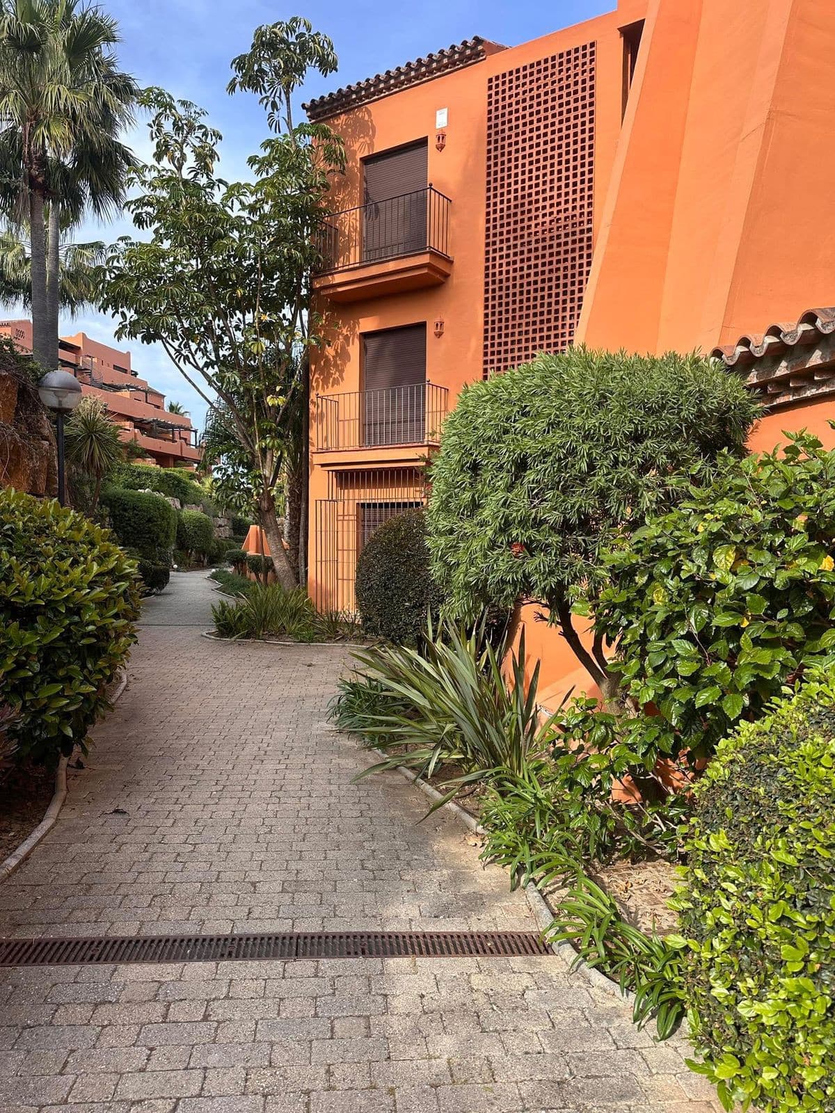Ground Floor Apartment in Estepona — photo 3 of 10