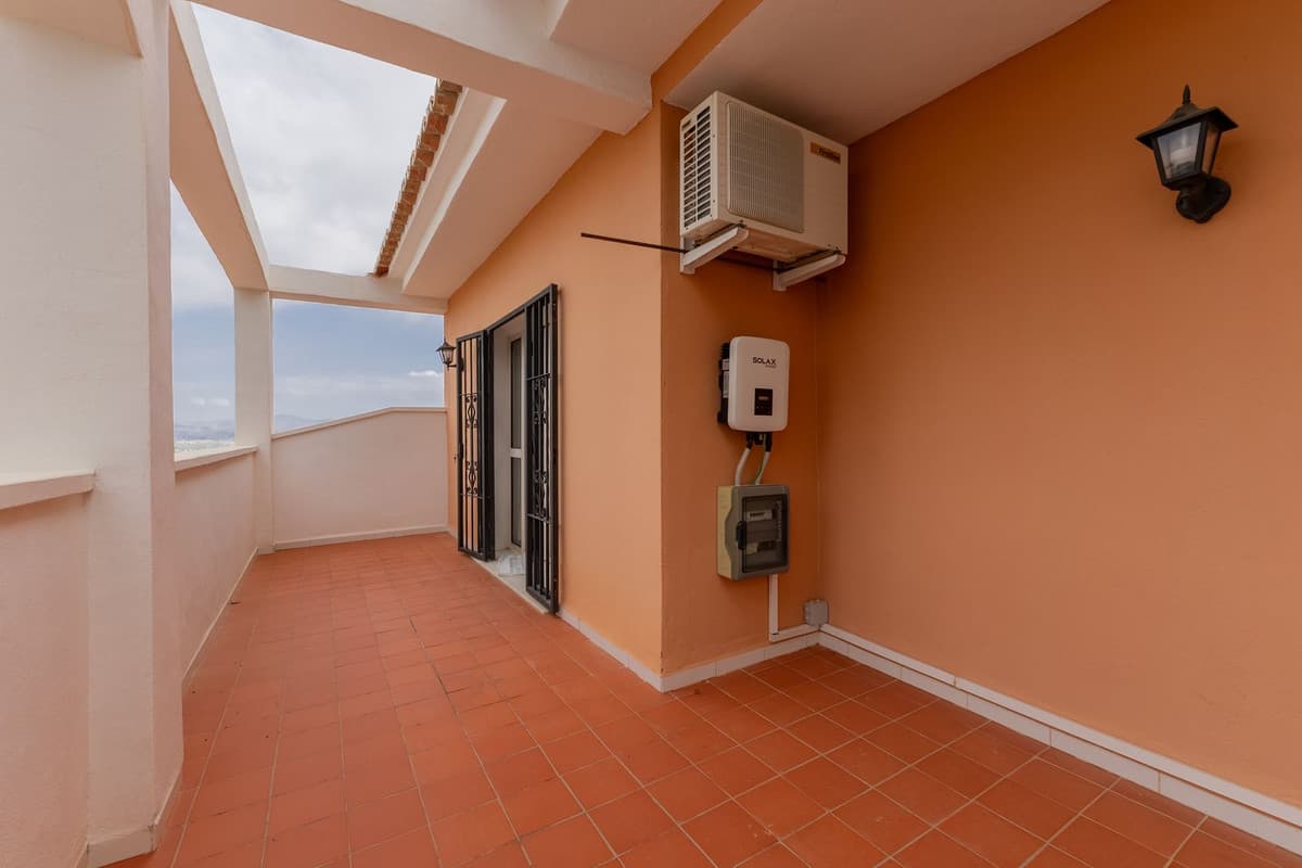 Detached Villa in Alhaurín de la Torre — photo 5 of 10