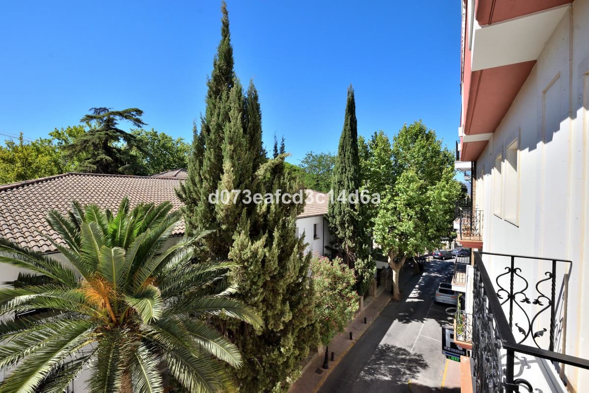 Middle Floor Apartment in Ronda — photo 9 of 10