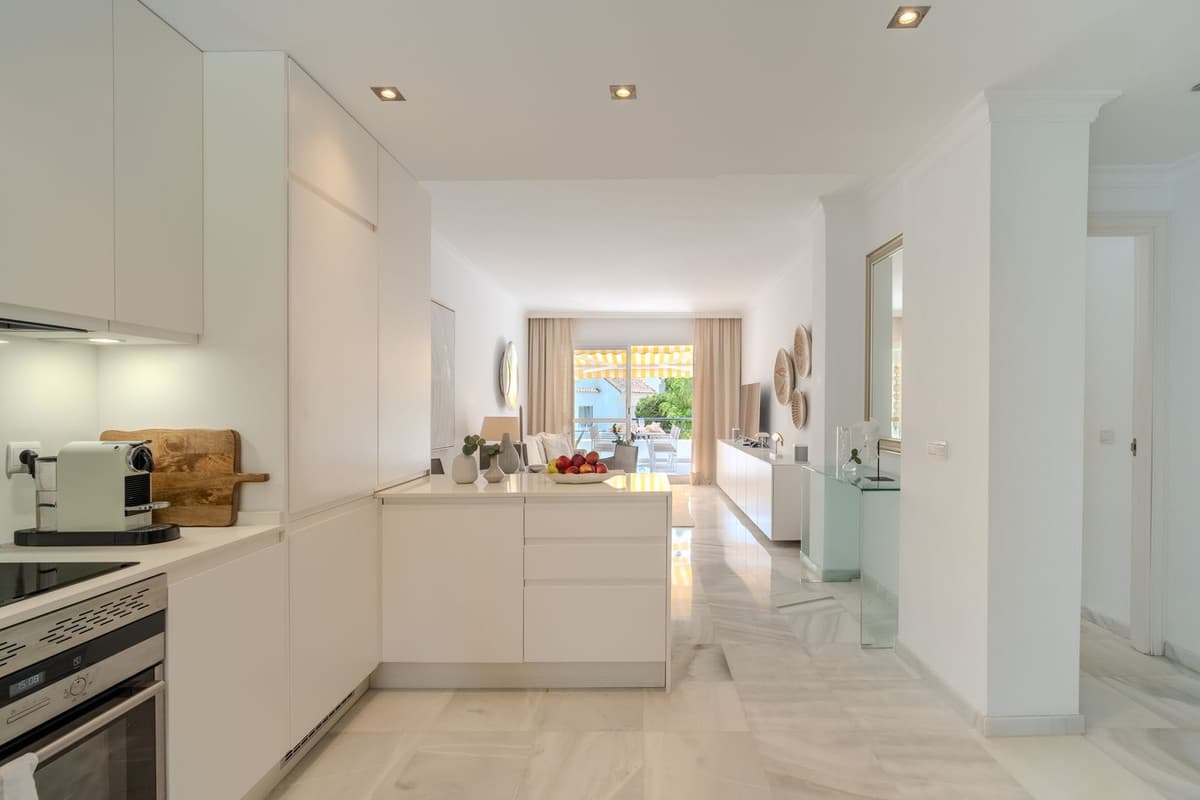 Top Floor Apartment in Nueva Andalucía — photo 4 of 10