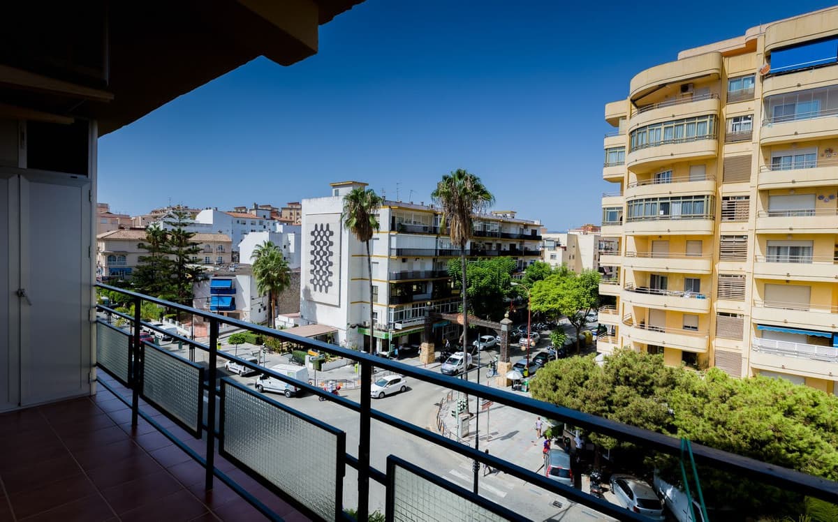 Middle Floor Apartment in Fuengirola — photo 2 of 10