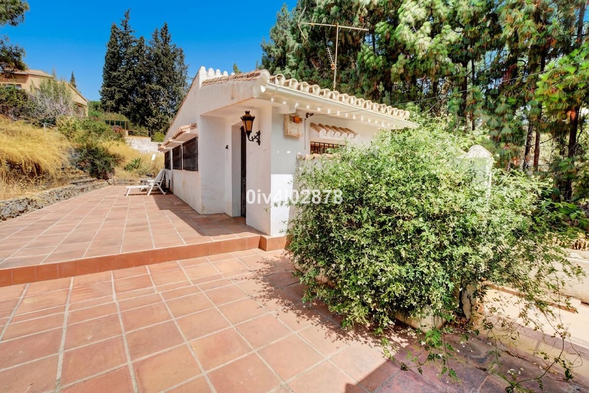 Detached Villa in Málaga — photo 4 of 10