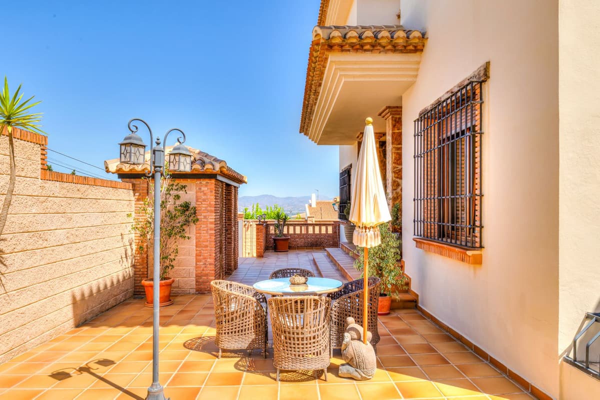 Detached Villa in Alhaurín de la Torre — photo 5 of 10