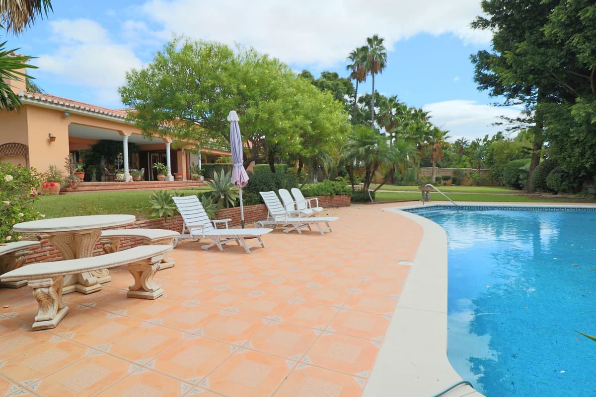 Detached Villa in El Paraiso — photo 7 of 10