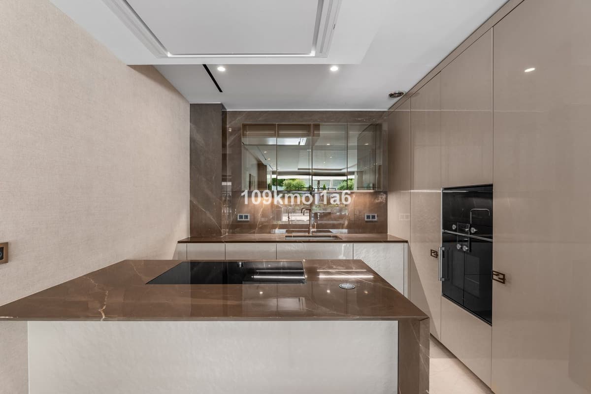 Ground Floor Apartment in The Golden Mile — photo 6 of 10